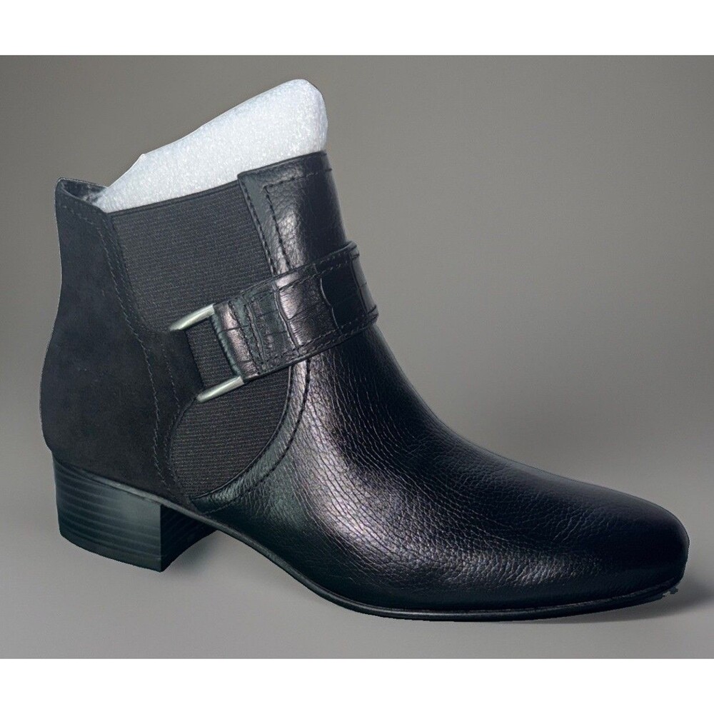 NIB Lori Goldstein Logo Sharon Leather Ankle Boots Black Sz 7.5 M